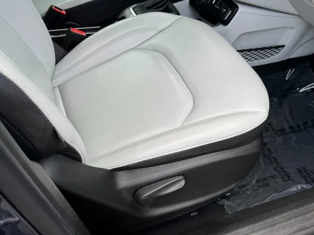 Used 2022 Blue Jeep Limited image 29
