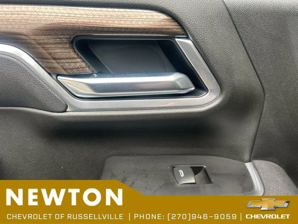 Used 2025 Black Chevrolet LT image 32