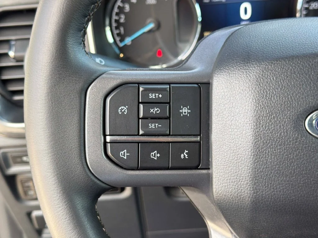 Used 2023 Silver Metallic Ford XLT image 31