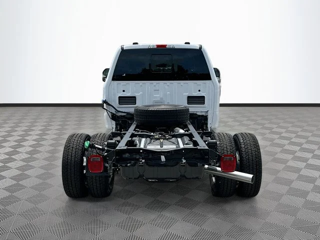 New 2026 Oxford White Ford XL image 5