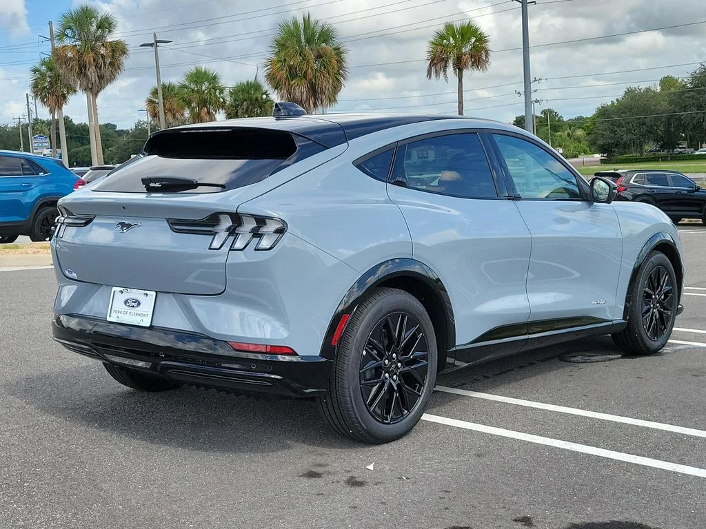 New 2026 Glacier Gray Metallic Tri-coat Ford Premium image 5