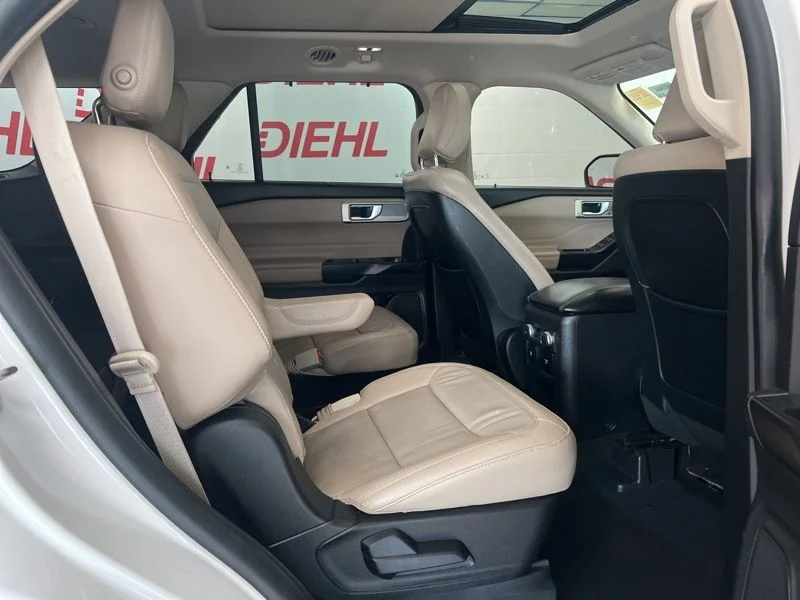 Used 2020 White Ford Limited image 11
