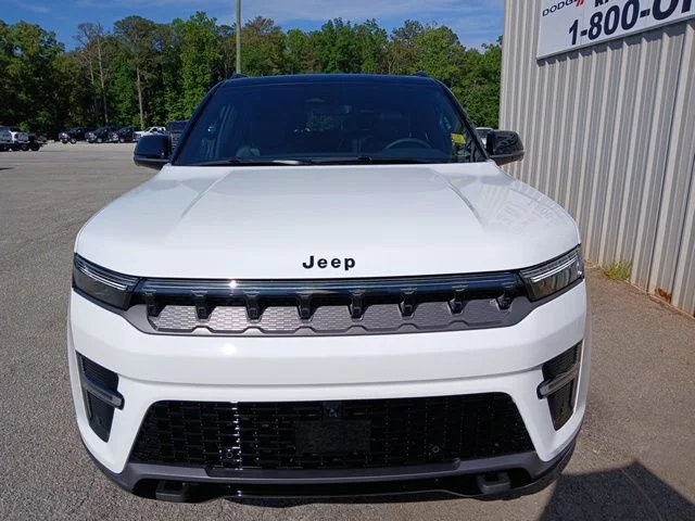 New 2026 Bright White Clear-Coat Exterior Paint Jeep Upland image 9