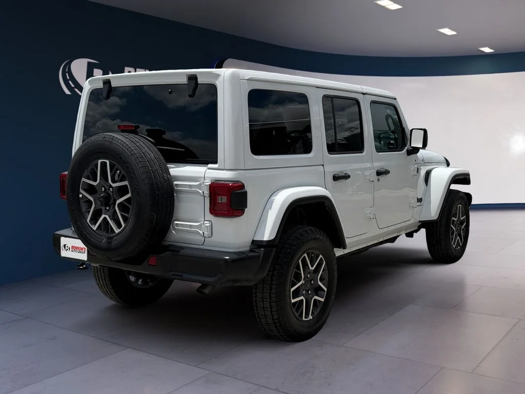 Used 2025 White Jeep Sahara image 5