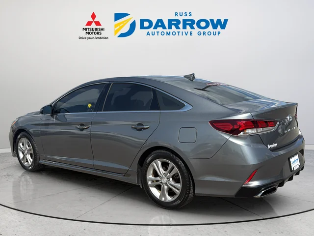 Used 2018 Gray Hyundai Sport image 3
