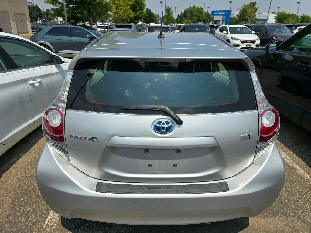 Used 2014 Classic Silver Metallic Toyota One image 15