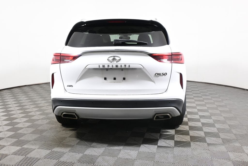 Certified Used 2021 White INFINITI LUXE image 6