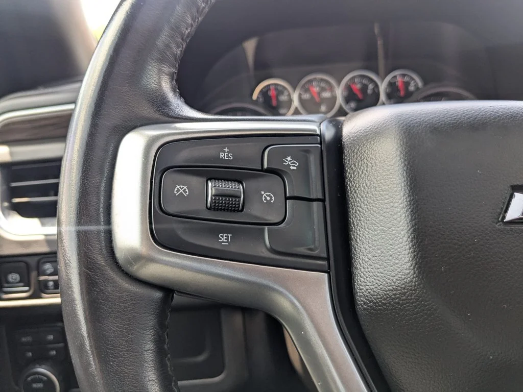 Used 2021 Shadow Gray Metallic Chevrolet Z71 image 23