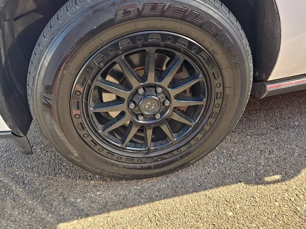Used 2018 White Ford Limited image 10