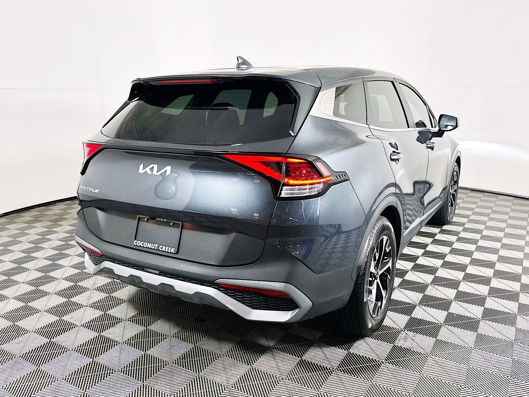 2023 Kia Sportage thumbnail 5