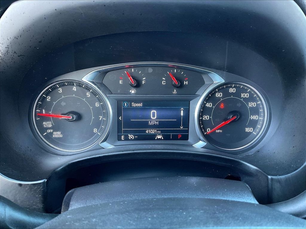 Used 2024 White GMC SLE image 23