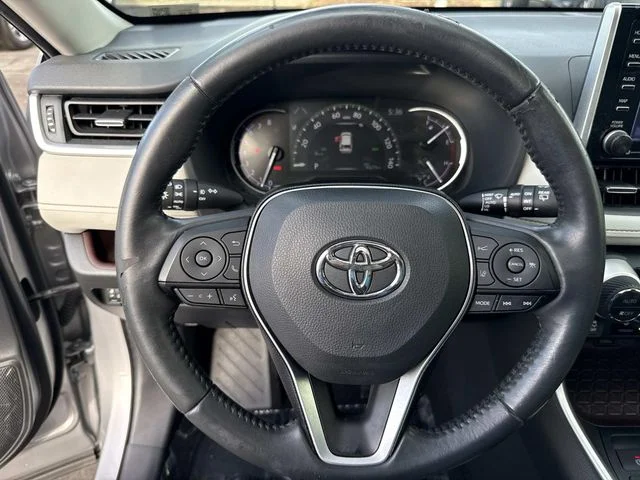 Used 2019  Toyota Limited image 43