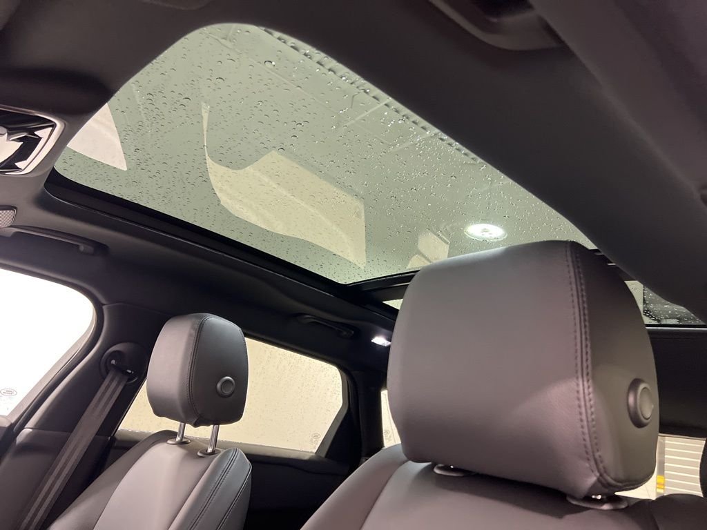 Certified Used 2026 Fuji White Land Rover Dynamic SE image 19