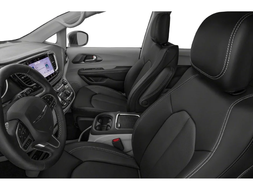 Used 2023 White Chrysler Touring L image 6