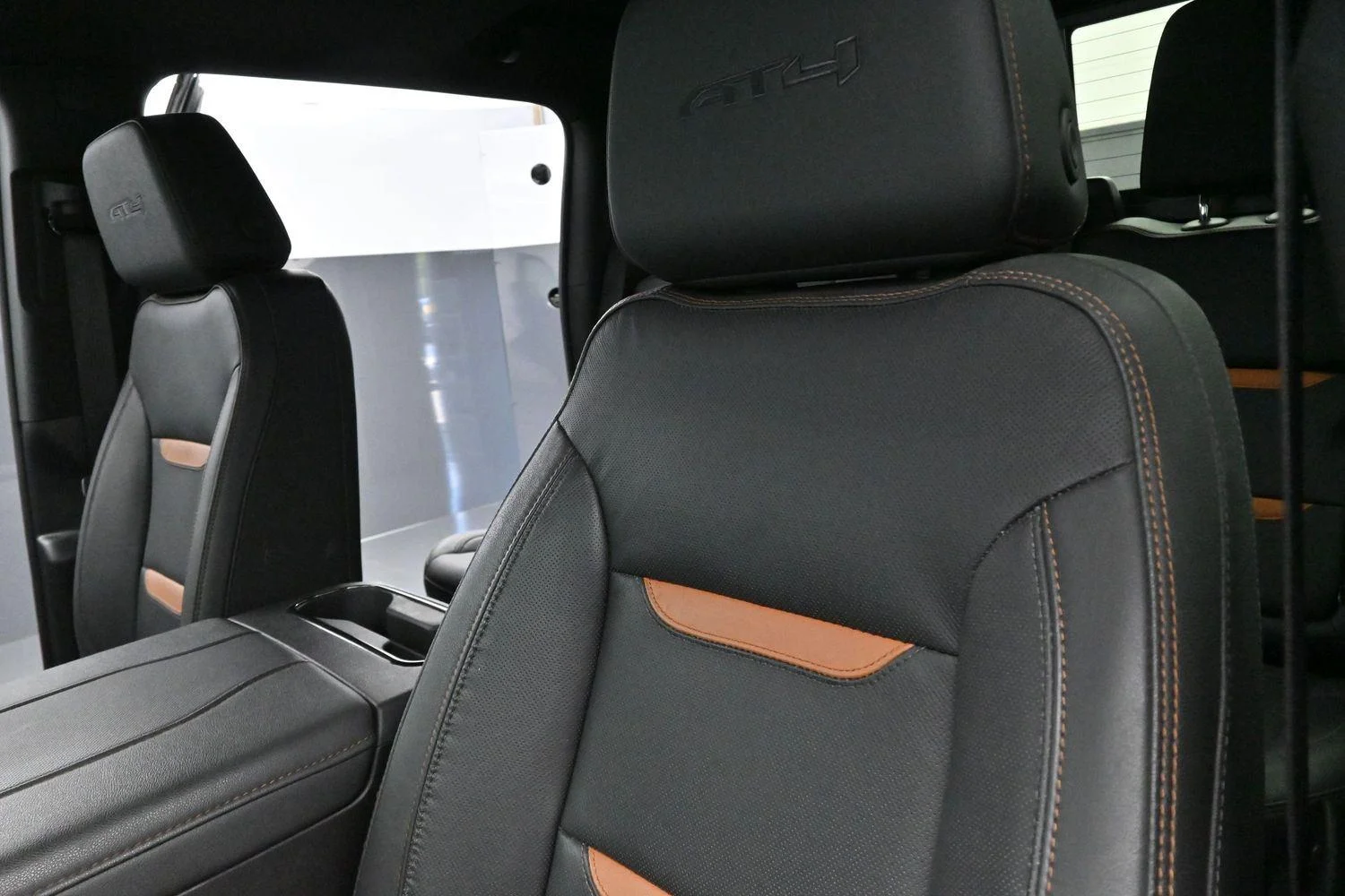 Used 2024 Onyx Black GMC AT4 image 15
