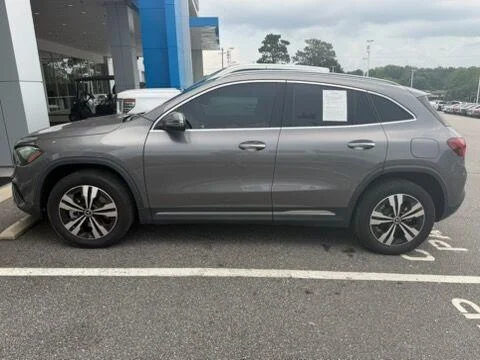 Used 2025 Gray Mercedes-Benz GLA 250 image 4