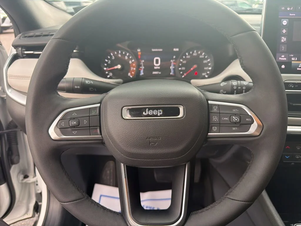Used 2025 White Jeep Limited image 12