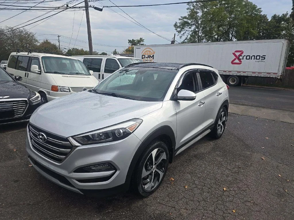 Used 2018 Silver Hyundai Limited image 7
