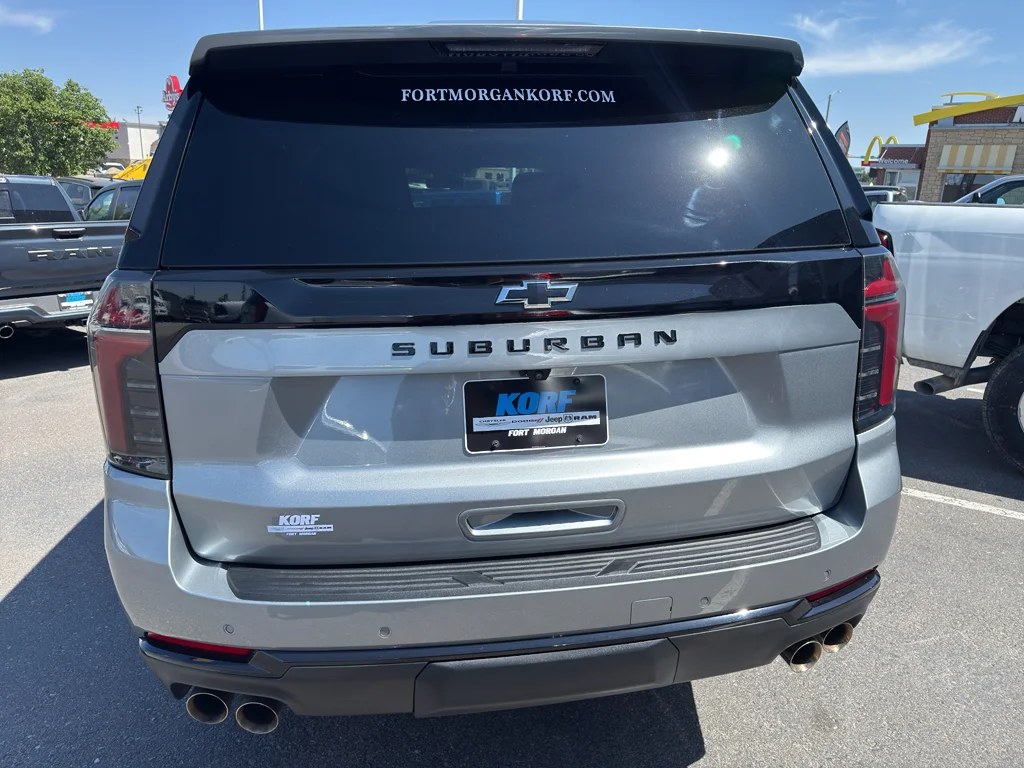 Used 2025 Gray Chevrolet Z71 image 4