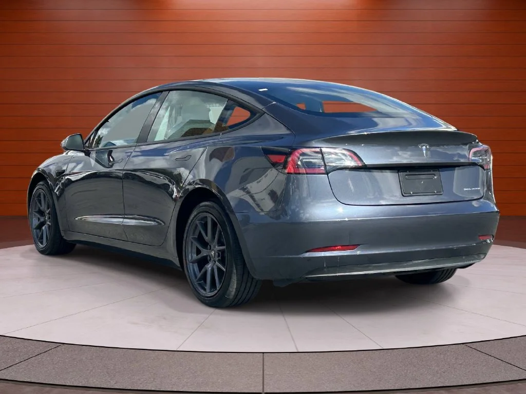 Used 2023  Tesla Base image 2