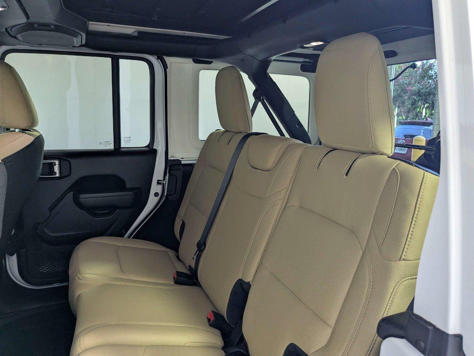 Used 2022 Bright White Clearcoat Jeep Unlimited Sport S image 32