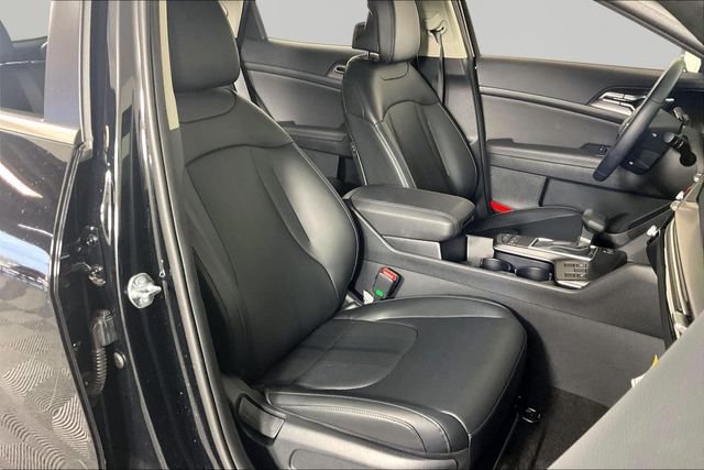 Used 2026 Black Kia EX image 28