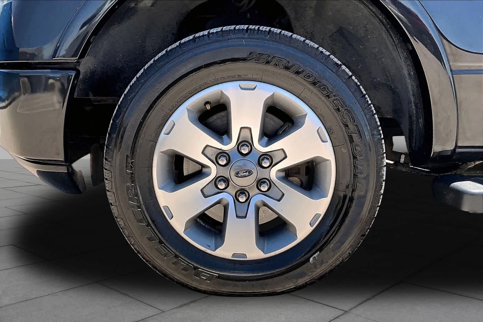 Used 2010 Tuxedo Black Ford XLT image 9