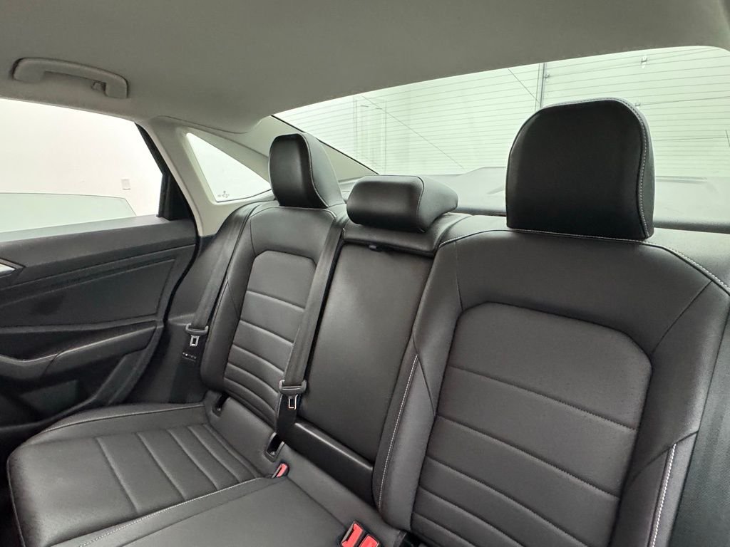 Used 2024 Deep Black Pearl Volkswagen 1.5T SE image 36