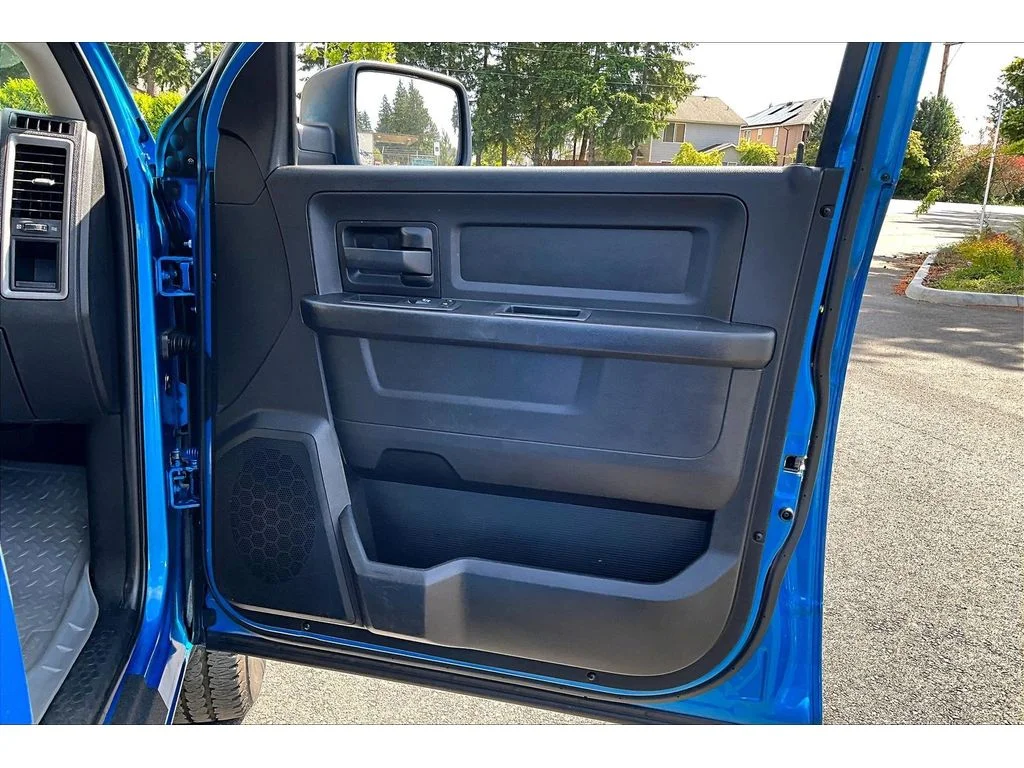 Used 2019 Blue Ram Express image 23