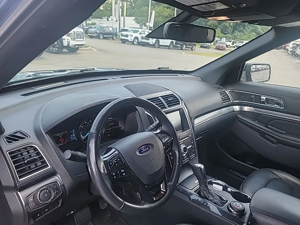 Used 2019 Blue Ford Sport image 15