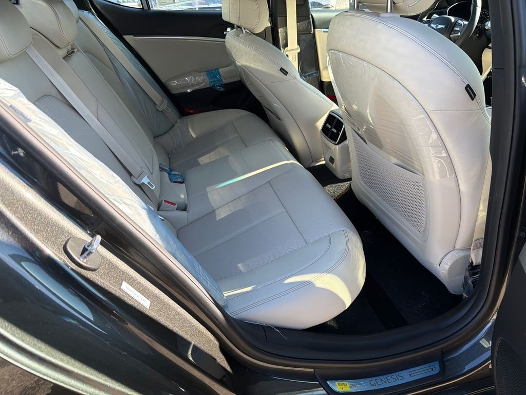 2026 GENESIS G70 Standard - Photo 15