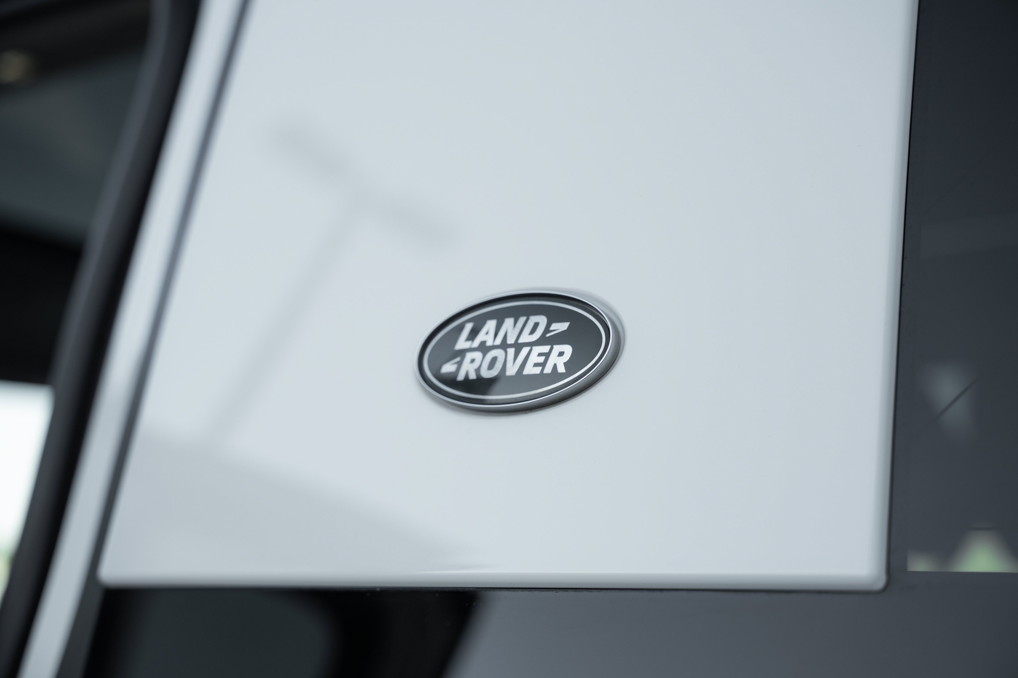 Used 2023 Fuji White Land Rover X-Dynamic SE image 36