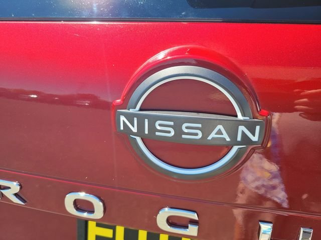 Used 2023 Red Nissan SV image 10