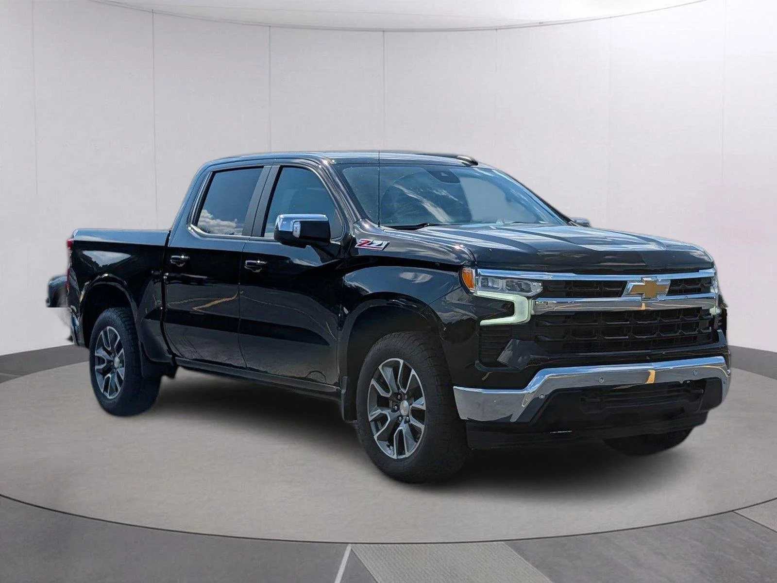 Used 2025 Black Chevrolet LT image 8