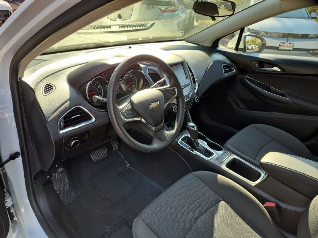 Used 2017 White Chevrolet LT image 10