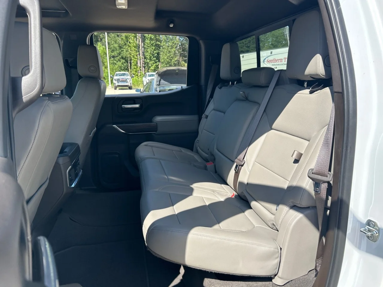 Used 2020 WHITE FROST TRICOAT GMC SLT image 19