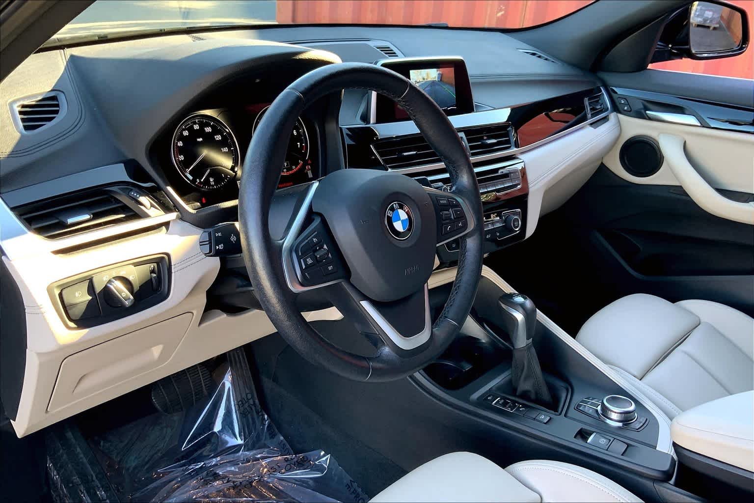 Used 2019 Black Sapphire Metallic BMW xDrive28i image 17