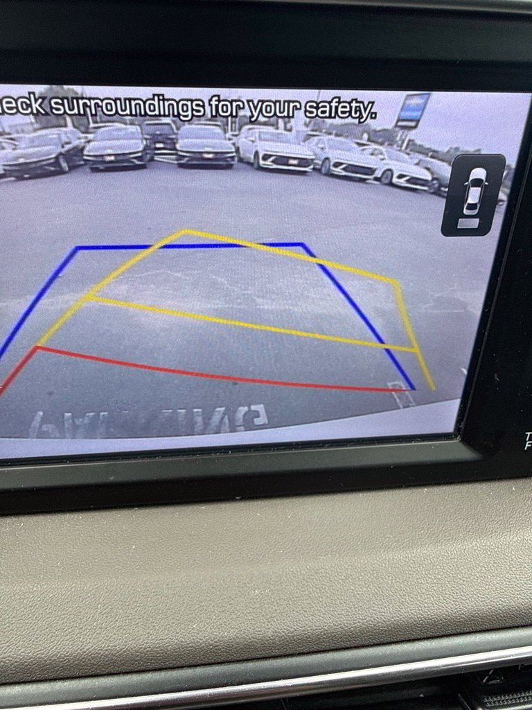 Used 2019 Gray Hyundai SE image 5