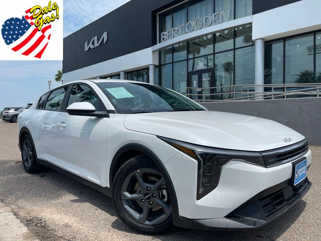 2025 Kia K4 LXS AT's photo