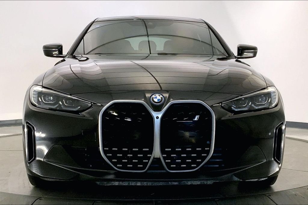 Used 2023 Black Sapphire Metallic BMW  image 2