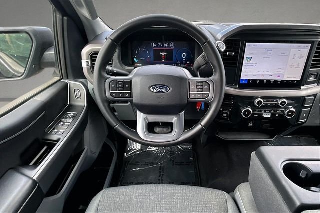 Used 2025 Agate Black Metallic Ford XLT image 3