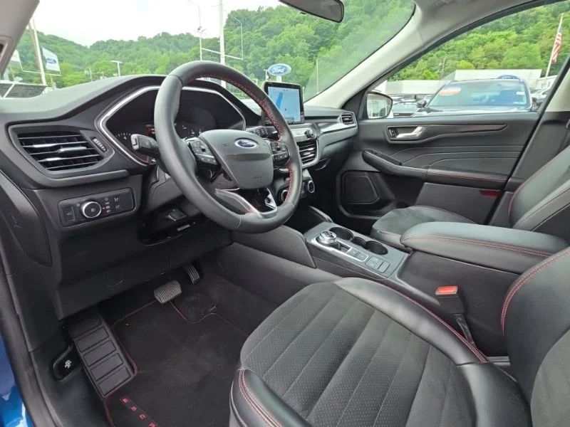 Used 2022 Blue Ford SEL image 9