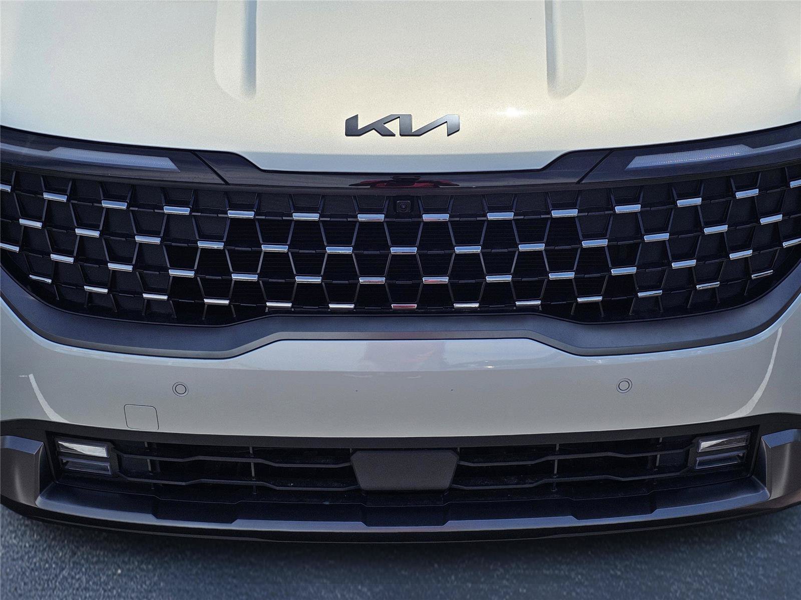 New 2026 Ivory Silver Kia SX image 4