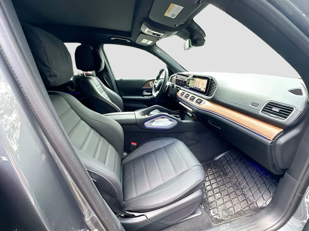 Used 2026  Mercedes-Benz GLS 580 image 31