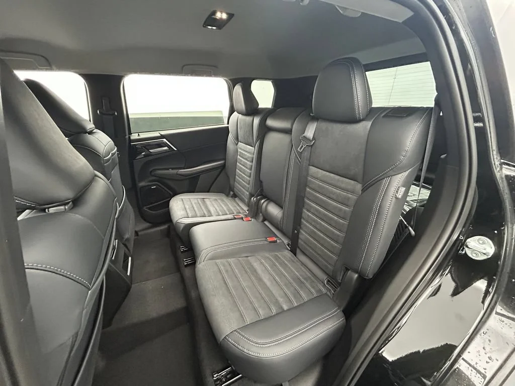 2026 Mitsubishi Outlander SE - Photo 25