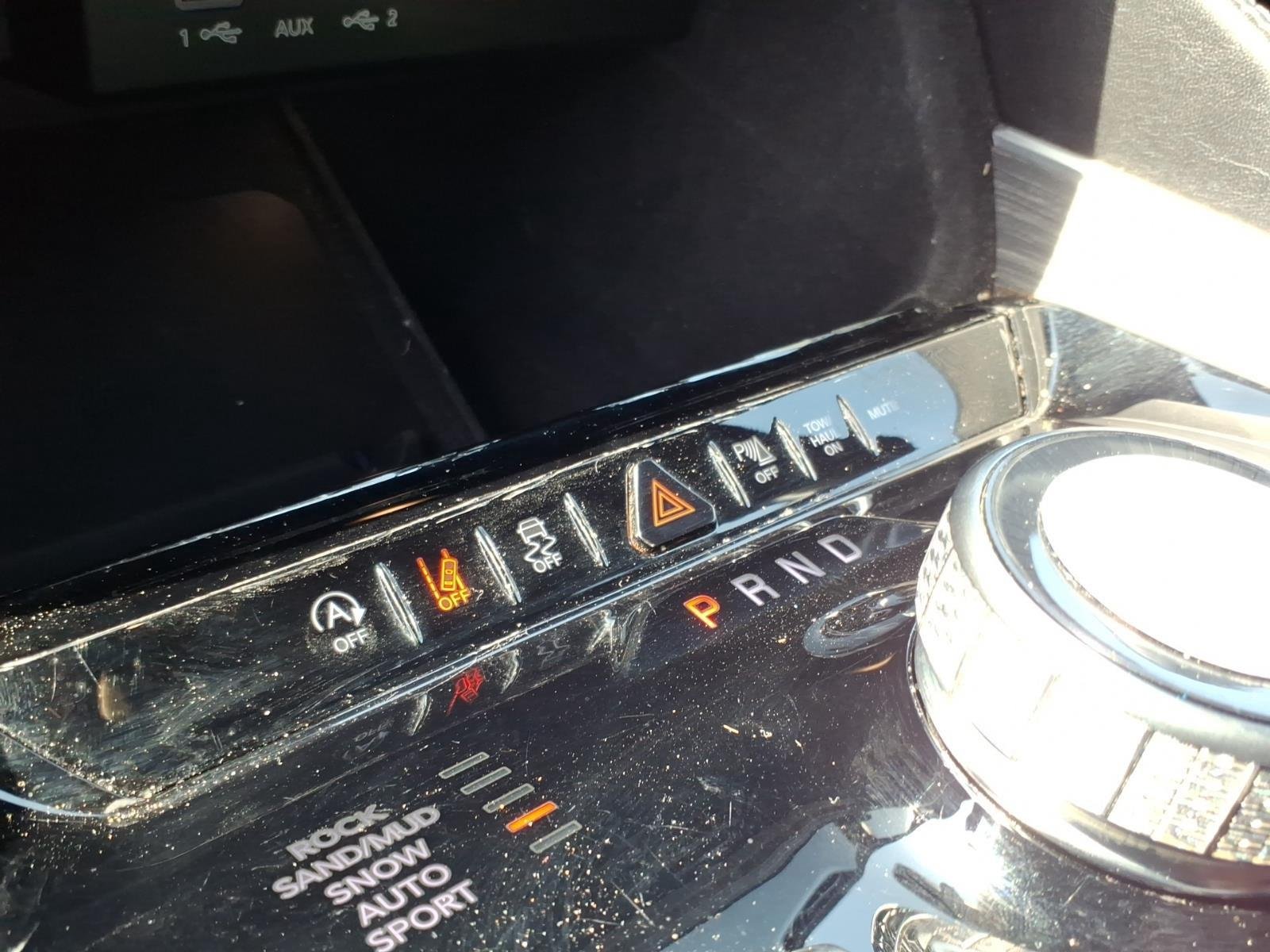 Used 2024 Diamond Black Crystal Pearlcoat Jeep Series III image 10