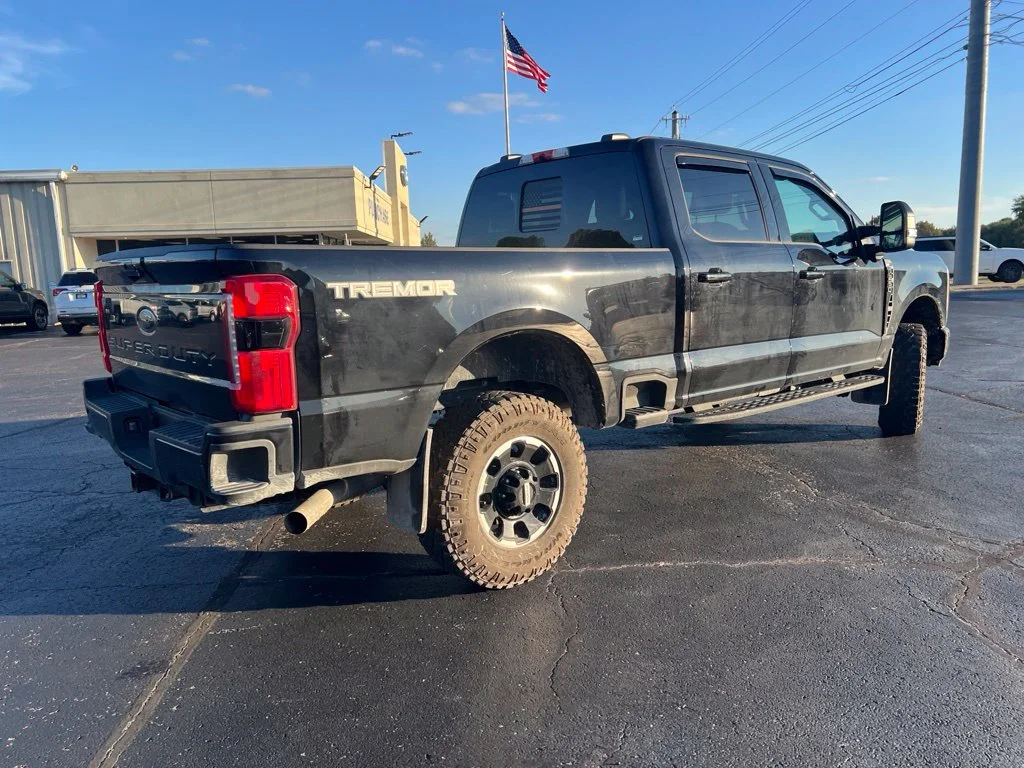 Used 2026 Black Metallic Ford XLT image 3