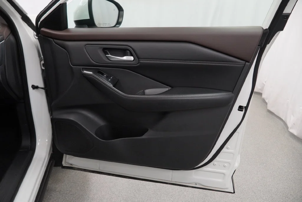 2023 Nissan Rogue SV - Photo 32