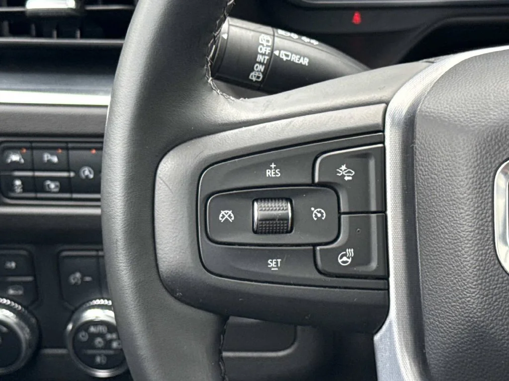 Used 2023 Silver GMC SLT image 17