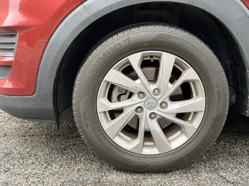 Used 2019 Gemstone Red Hyundai SE image 8